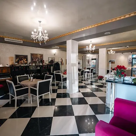 Aria Center Отель Тирана