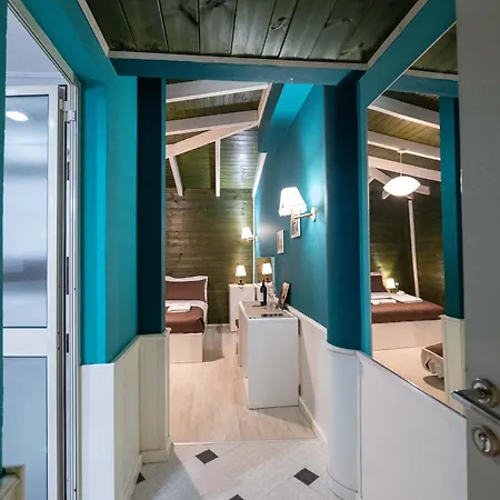 Отель Aria Center 3*