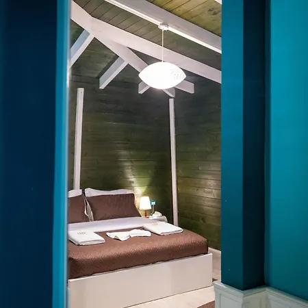 Отель Aria Center 3*