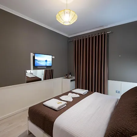 Отель Aria Center 3*