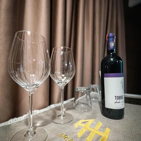 Aria Center Отель Тирана