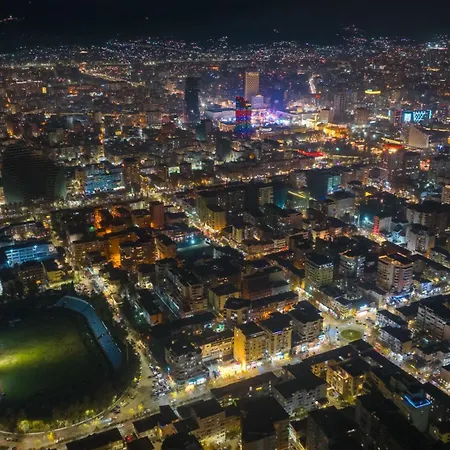 Aria Center Отель Тирана