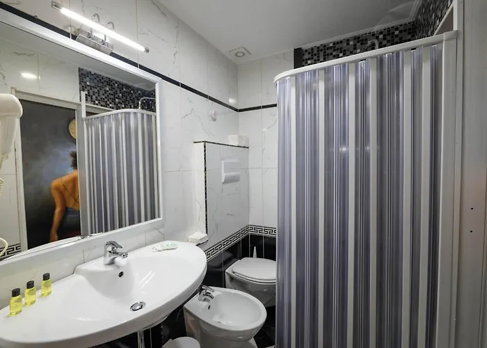 Aria Center 3* Tiran
